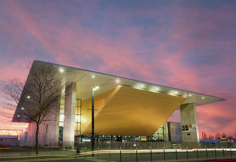 Façade du palais des congrès Agen Agora, à Agen