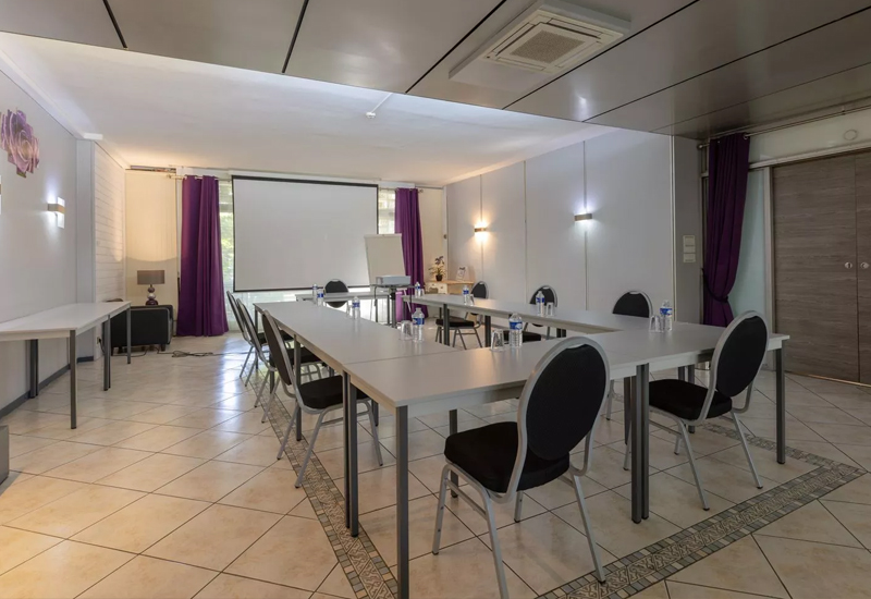 Salle de formation de l'Originals City Hotel de Bordeaux Bergerac