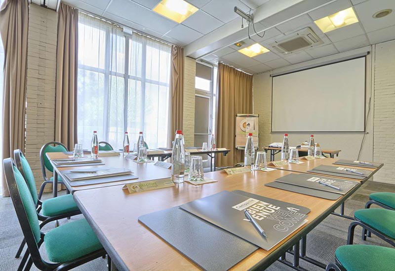 campanile-Nanterre-formation-800X550 Salle de formation de l'hôtel Campanile à Nanterre