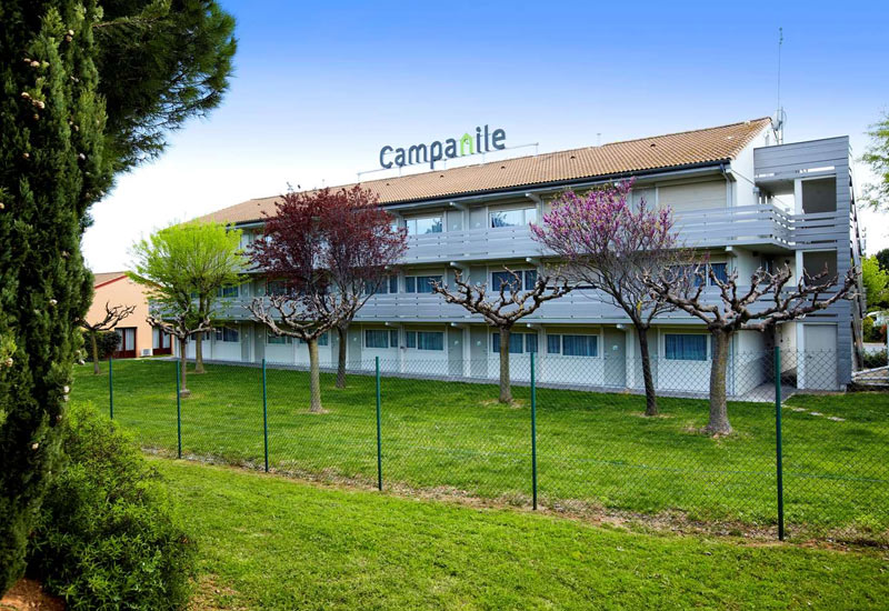 Campanile à Béziers