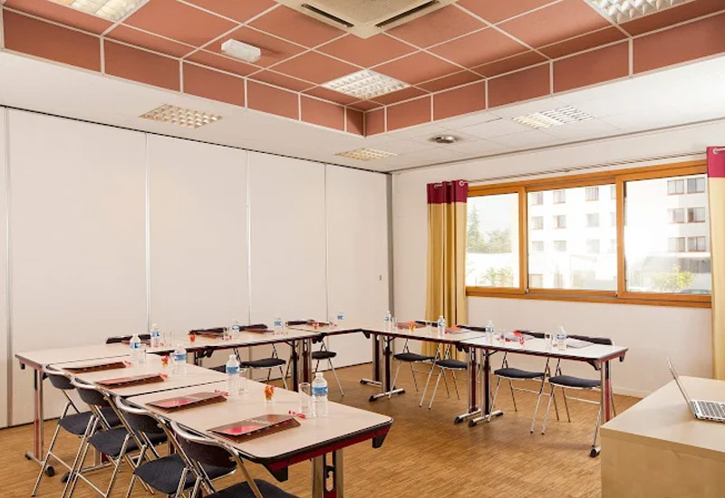 cerise-nantes-la-beaujoire-nantes-formation-800x550 Salle de formation de l'hôtel Cerise de Nantes La Beaujoire