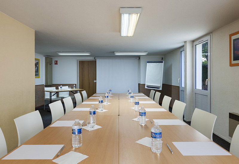 comfort-hotel-amiens-nord-amiens-salle-formation-800X550 Salle de formation Comfort Hotel Amiens Nord