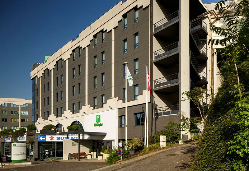 Façade de l'hôtel Holiday Inn à Tassin-la-Demi-Lune