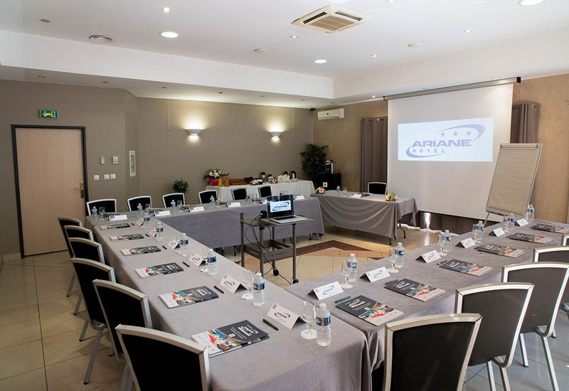 hotel-ariane-istres-formation-800x550 Salle formation Hôtel Istres Ariane