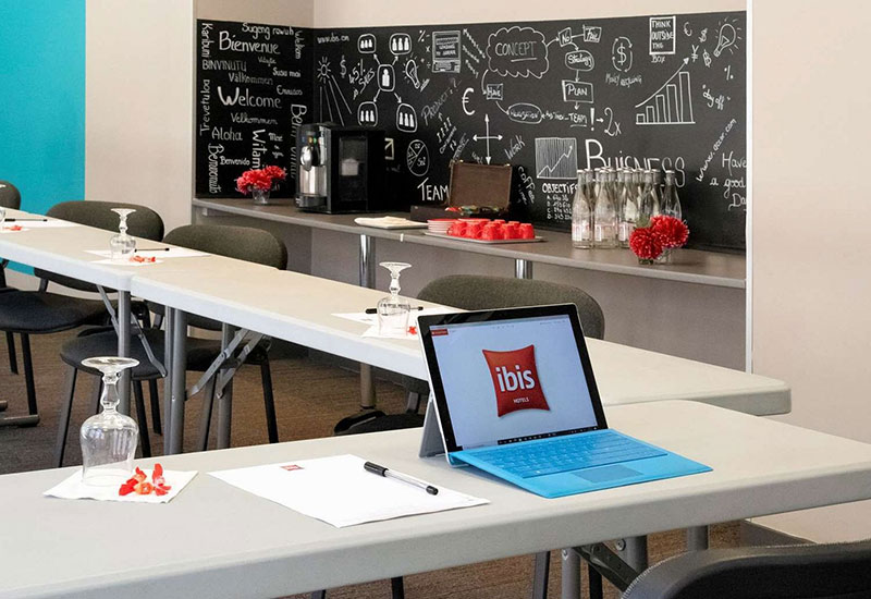 Salle de formatin à ibis à Heyers