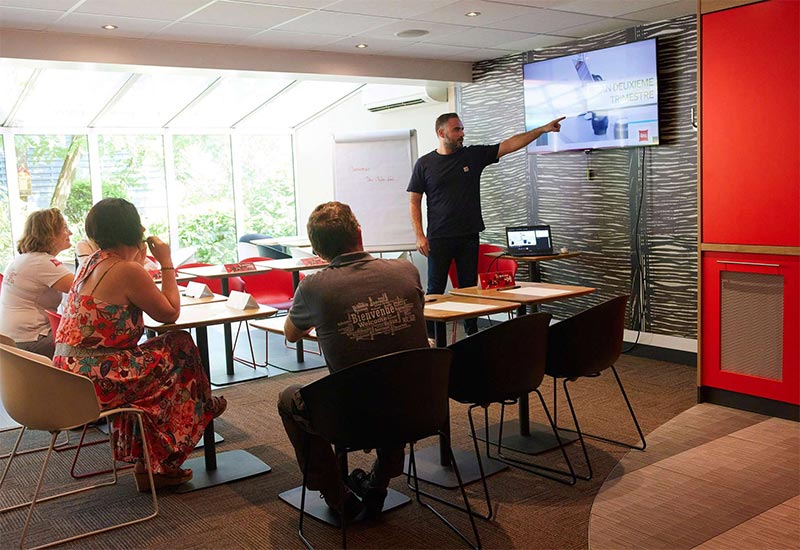 Salle de formation de l'hôtel Ibis Chalon Nord de Chalon-sur-Saône