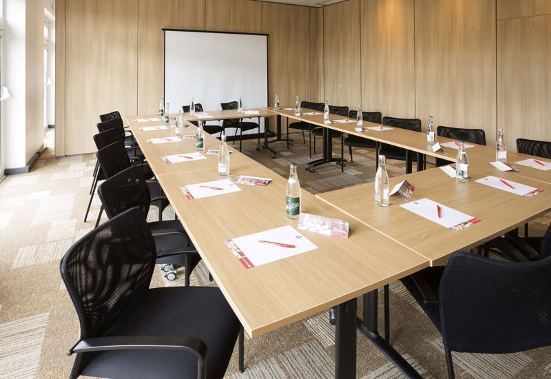 ibis-cherbourg-800x550(2) Salle de formation - Hôtel Ibis Cherbourg