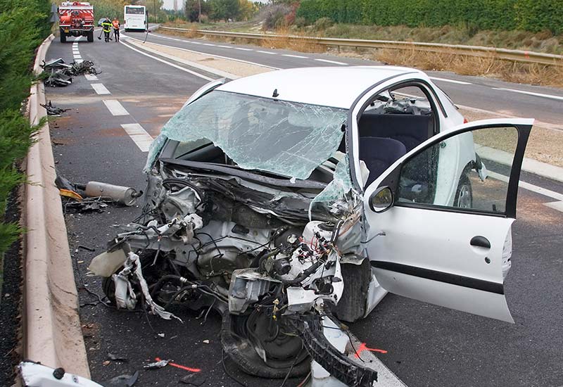 Voiture blanche accident